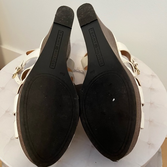 Tommy Hilfiger white wedges - Picture 2 of 5